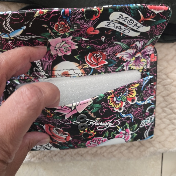 Ed Hardy Women's Crossbody Wallet Purse Wristlet Adjustable Strap Tattoo Y2k - Picture 9 of 9